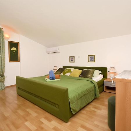 Apartment And Rooms Artina Водице Экстерьер фото