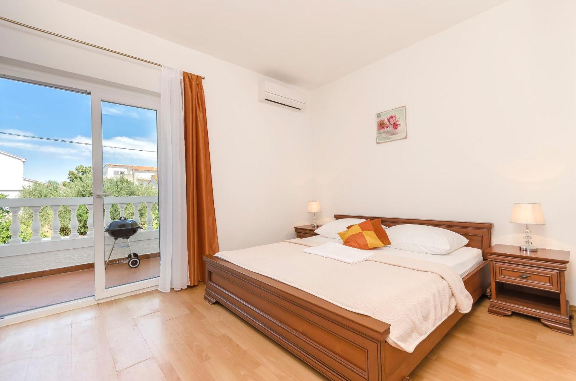 Apartment And Rooms Artina Водице Экстерьер фото