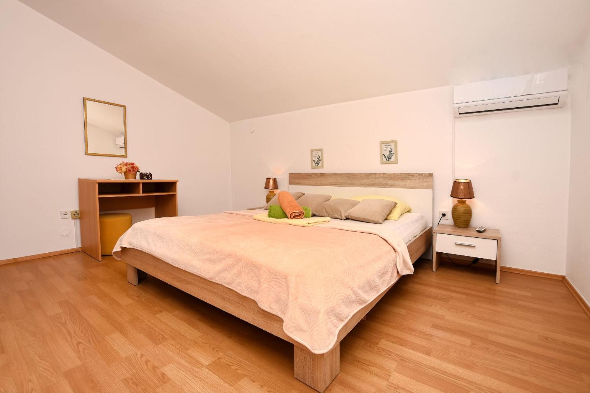 Apartment And Rooms Artina Водице Экстерьер фото